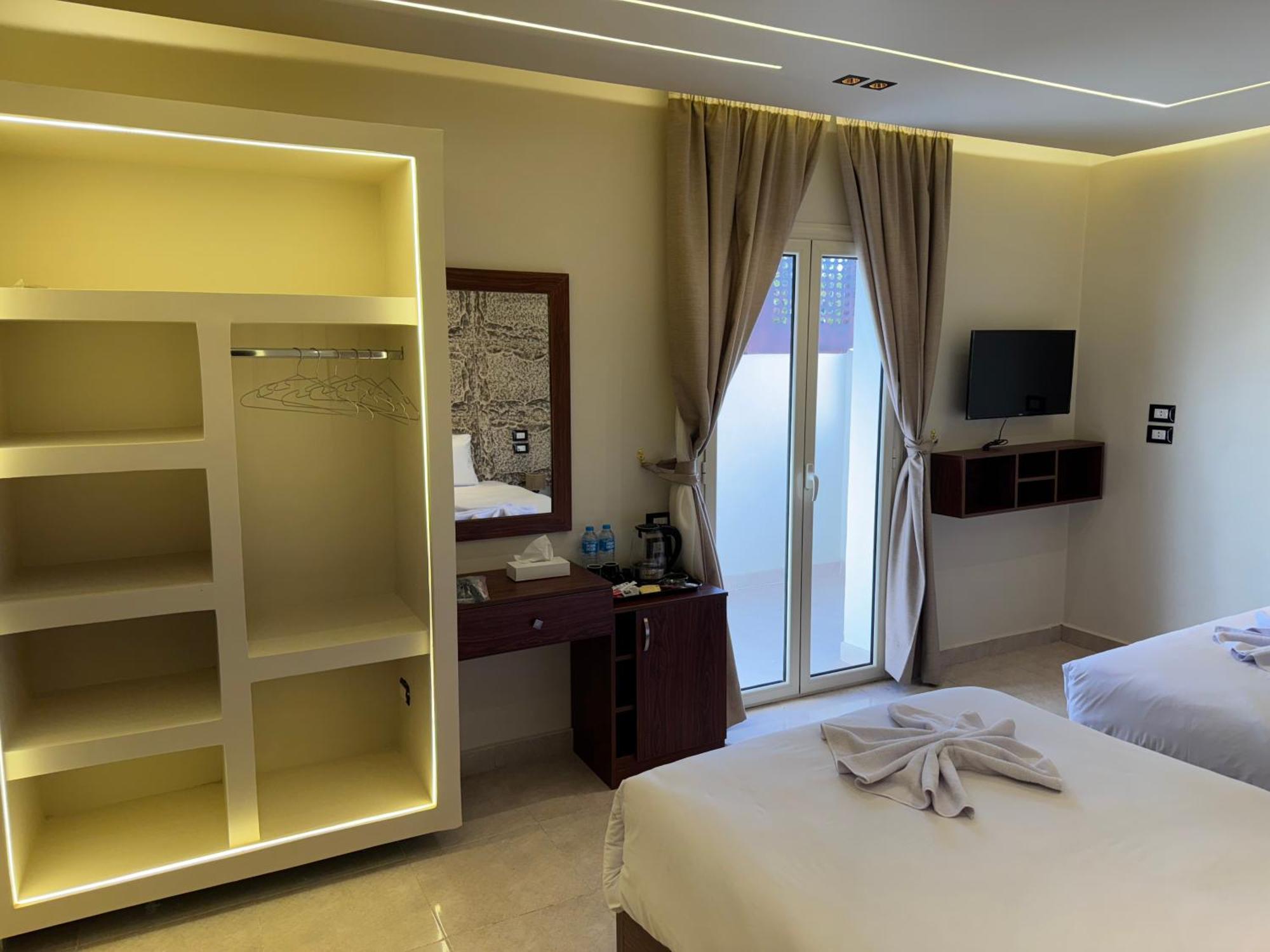 Master Pyramids Hotel Al Kawm al Akhdar Экстерьер фото